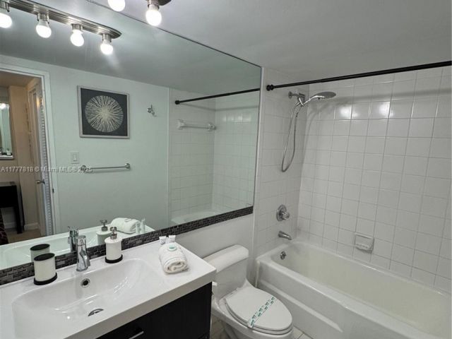 Apartment for rent  Unit #1206 - photo 6128143