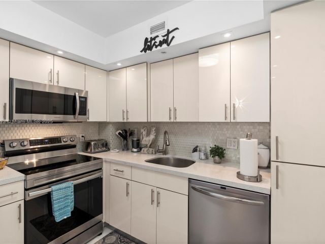 Apartment for sale  Unit #12H - photo 5901429