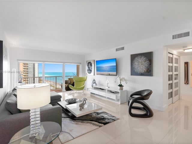 Apartment for sale  Unit #12H - photo 5901435