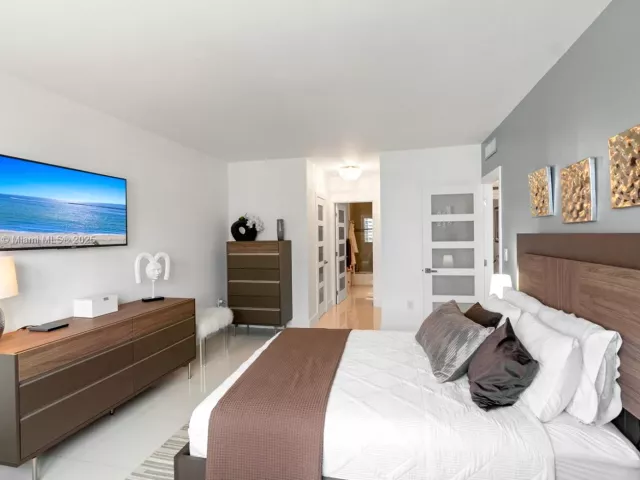 2-bedroom condo for sale in Hallandale Beach - 1950 S Ocean Dr 12H - MondialRealty