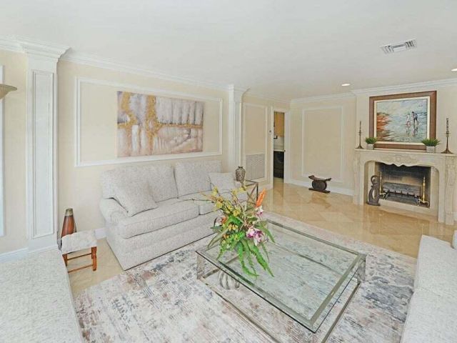 Home for rent at 885 NE Mulberry Drive - photo 5971135