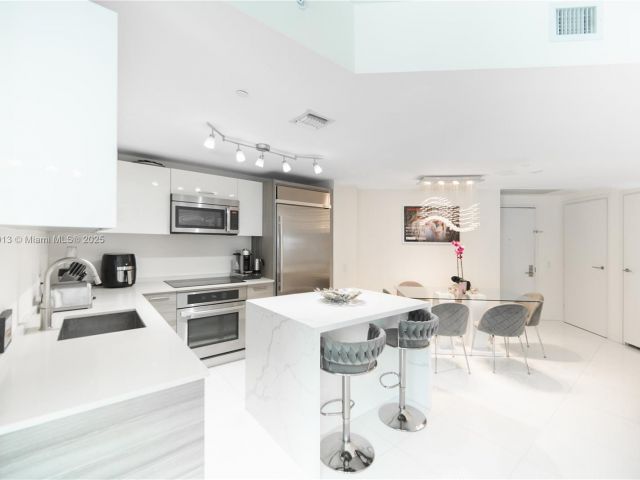 Apartment for sale  Unit #2710 - photo 6157011