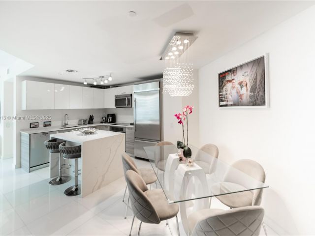 Apartment for sale  Unit #2710 - photo 6157013