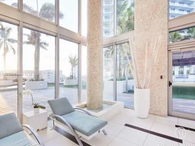 2-bedroom condo for sale in Miami - 92 SW 3rd St 4104 - MondialRealty