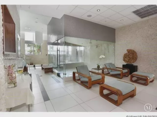 2-bedroom condo for sale in Miami - 92 SW 3rd St 4104 - MondialRealty