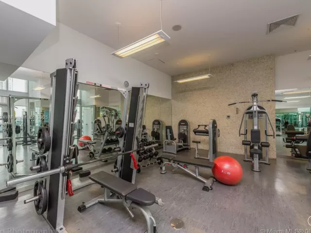 2-bedroom condo for sale in Miami - 92 SW 3rd St 4104 - MondialRealty
