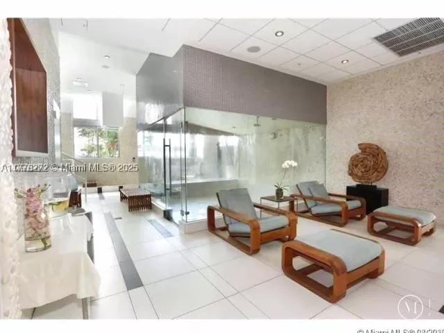 2-bedroom condo for sale in Miami - 92 SW 3rd St 4104 - MondialRealty