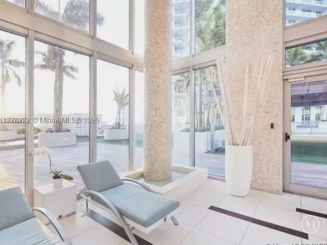 2-bedroom condo for sale in Miami - 92 SW 3rd St 4104 - MondialRealty