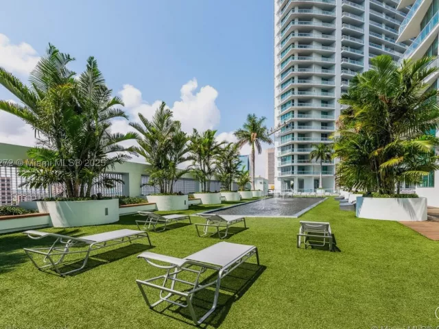 2-bedroom condo for sale in Miami - 92 SW 3rd St 4104 - MondialRealty