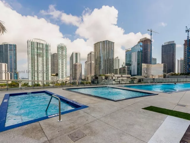 2-bedroom condo for sale in Miami - 92 SW 3rd St 4104 - MondialRealty