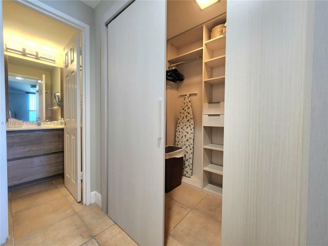 Apartment for rent  Unit #1107 - photo 5901611