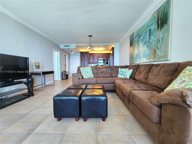 Apartment for rent  Unit #1107 - photo 5901615