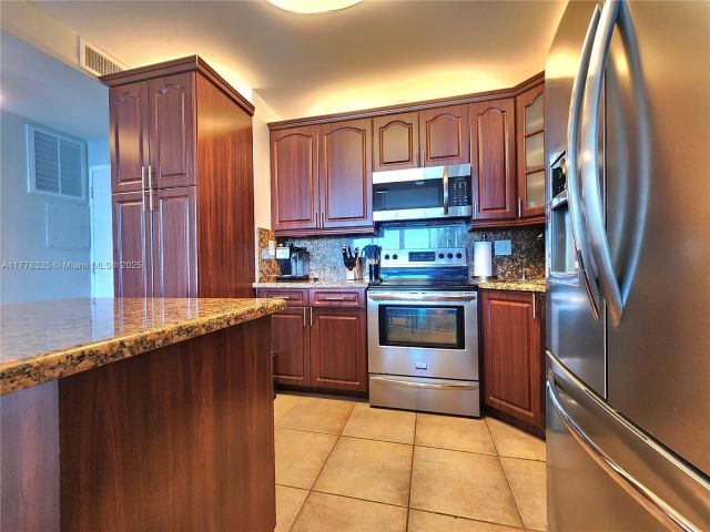 Apartment for rent  Unit #1107 - photo 5901618