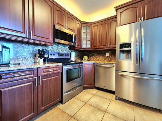 Apartment for rent  Unit #1107 - photo 5901619