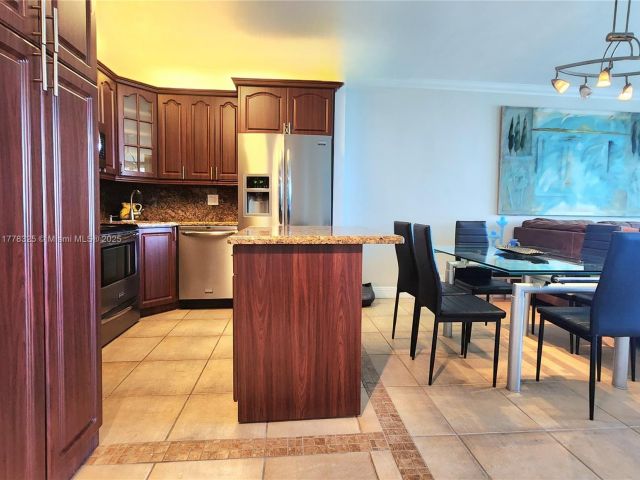 Apartment for rent  Unit #1107 - photo 5901620