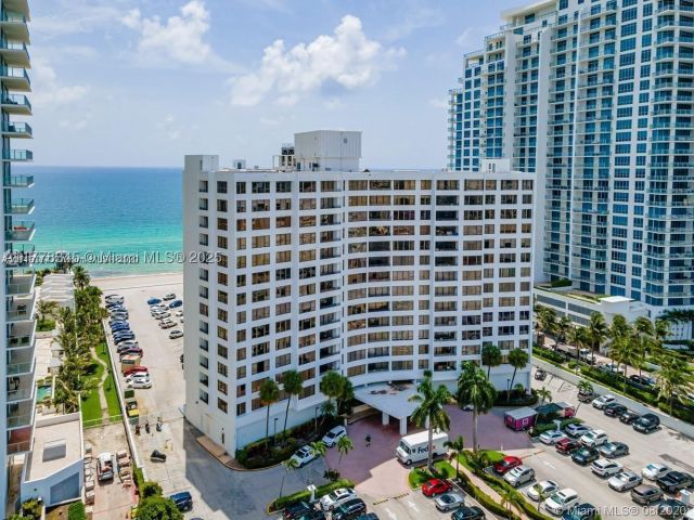 2-bedroom condo for rent in Hollywood - 3505 S Ocean Dr 610 - MondialRealty