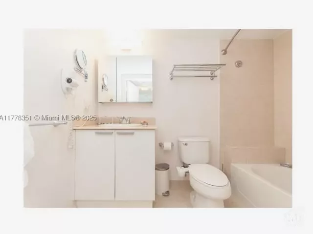 2-bedroom condo for sale in Sunny Isles Beach - 16699 Collins Ave 2406 - MondialRealty