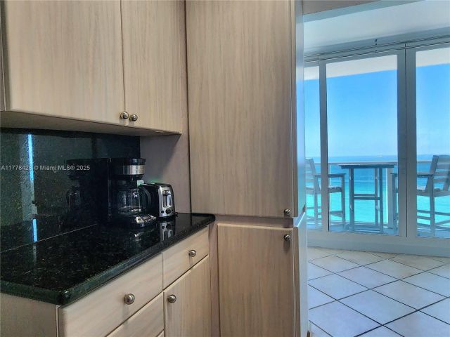 Apartment for rent  Unit #914 - photo 5901549