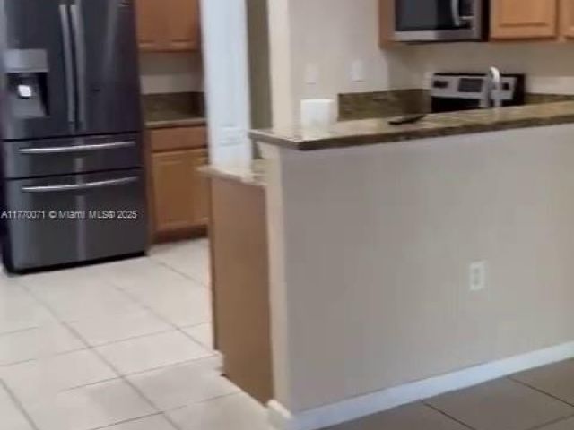 Home for rent at 21109 NW 14th Pl 4-32 - photo 5897510