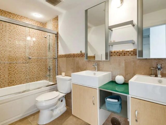 Home for rent at 1725 Tigertail Ave - photo 6142735