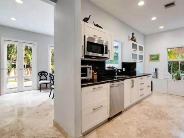 Home for rent at 1725 Tigertail Ave - photo 6142742