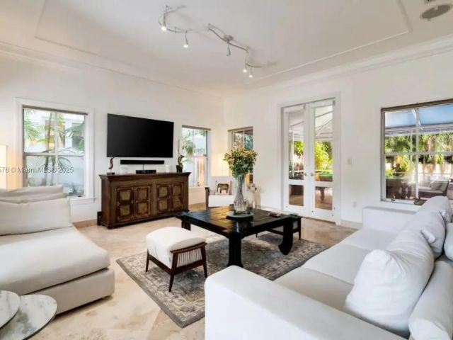 Home for rent at 1725 Tigertail Ave - photo 6142744