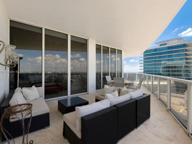 Apartment for sale  Unit #2004 - photo 5910312