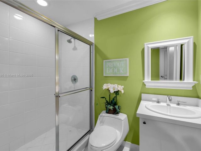 Apartment for sale  Unit #2004 - photo 5910316