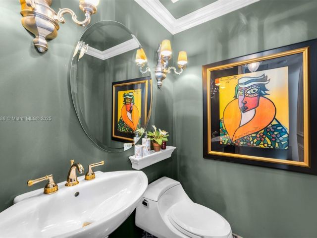 Apartment for sale  Unit #2004 - photo 5910318