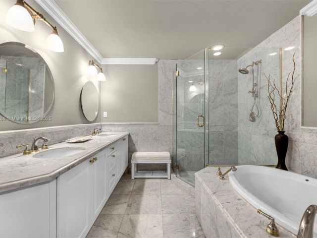 Apartment for sale  Unit #2004 - photo 5910319