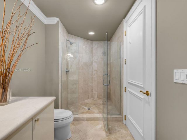 Apartment for sale  Unit #2004 - photo 5910320