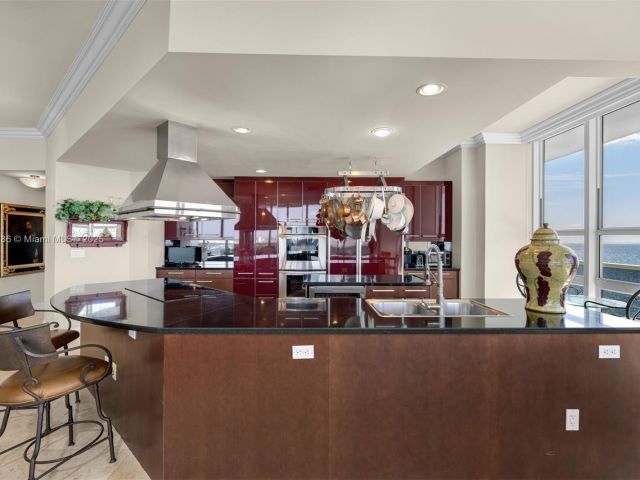 Apartment for sale  Unit #2004 - photo 5910325