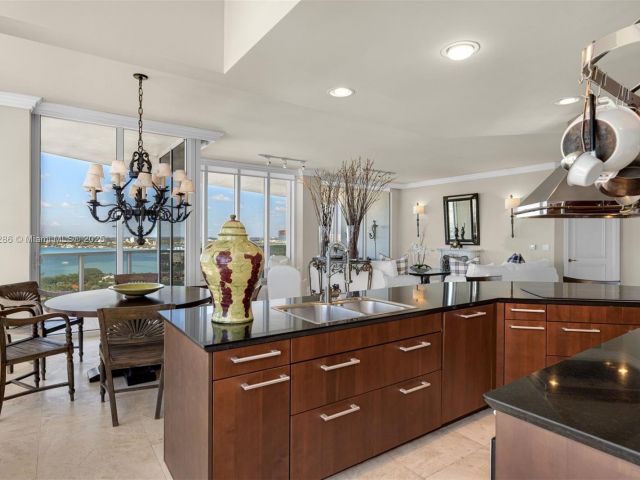 Apartment for sale  Unit #2004 - photo 5910326