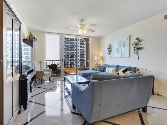 2-bedroom condo for rent in Hallandale Beach - 2080 S Ocean Dr PH9 - MondialRealty
