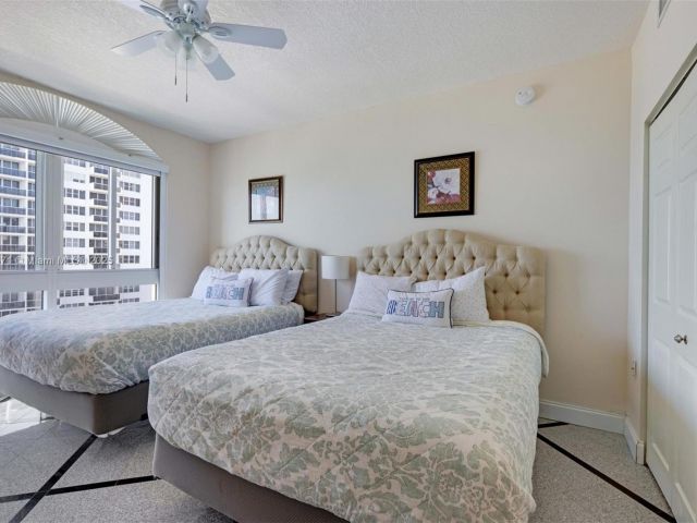 Apartment for rent  Unit #PH9 - photo 5898350