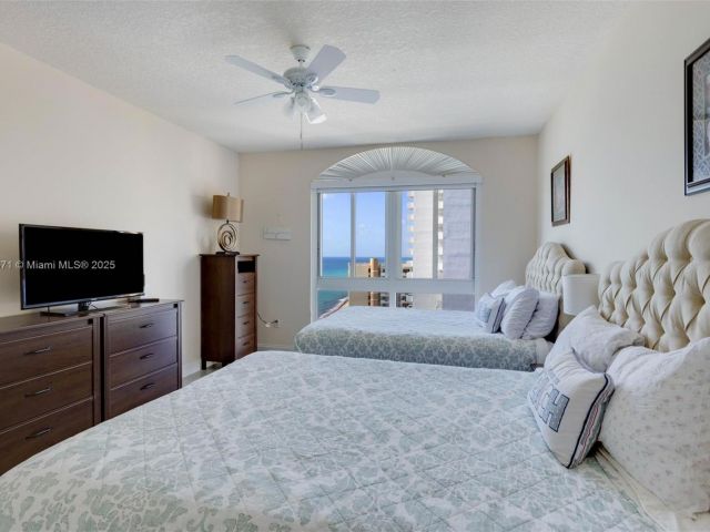 Apartment for rent  Unit #PH9 - photo 5898353