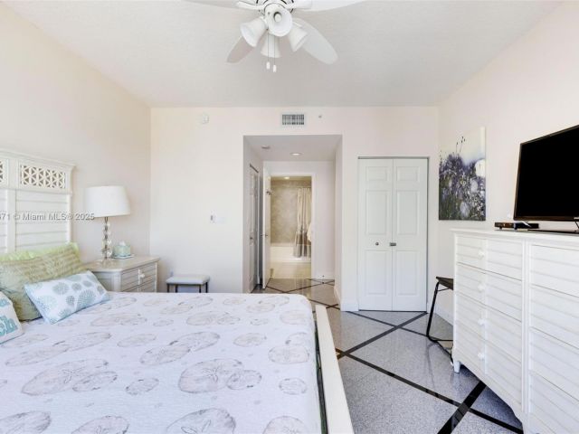 Apartment for rent  Unit #PH9 - photo 5898359