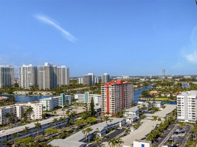 Apartment for rent  Unit #PH9 - photo 5898361