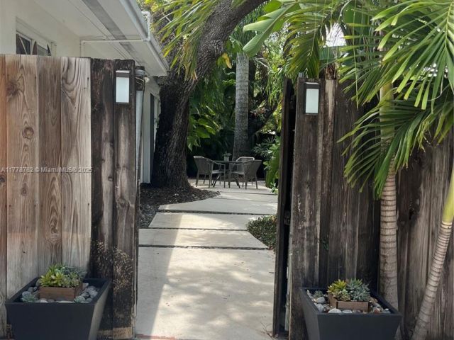 Home for rent at 701 SW 9th Ave - photo 5939813