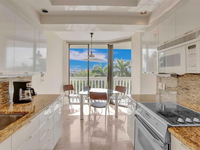 Apartment for sale  Unit #503 - photo 5923614