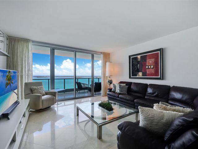 Apartment for sale  Unit #2605 - photo 5915930