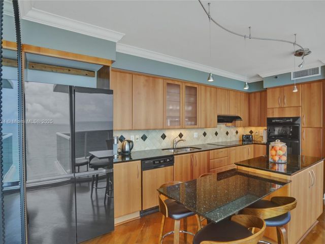 Apartment for rent  Unit #908 - photo 5898778