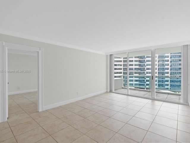 Apartment for rent  Unit #701 - photo 5906861