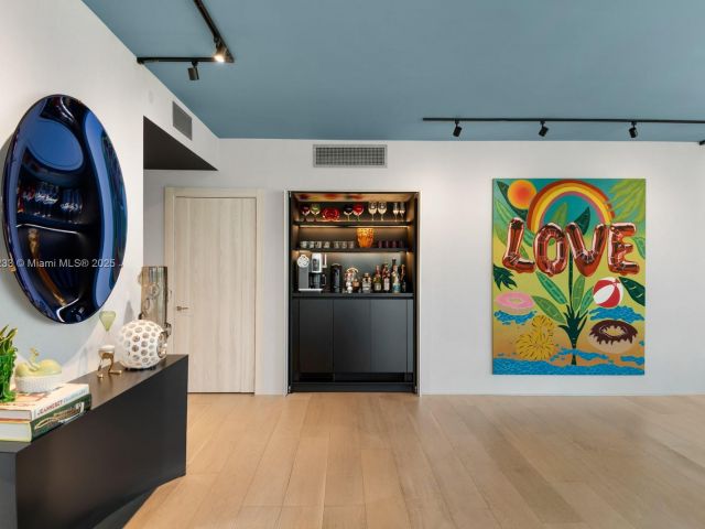 Apartment for sale  Unit #401 - photo 5959911