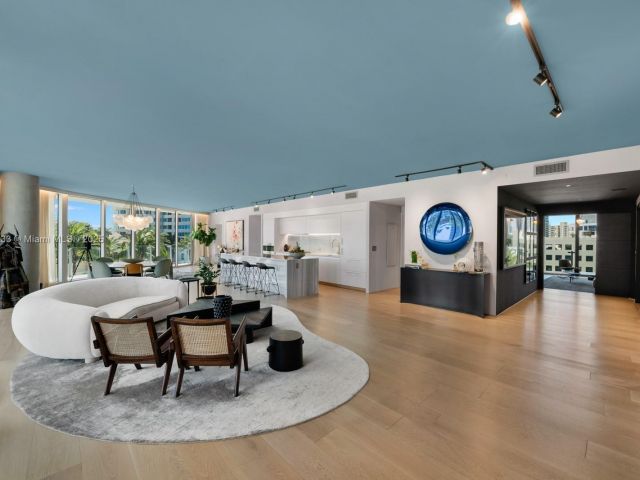 Apartment for sale  Unit #401 - photo 5959915