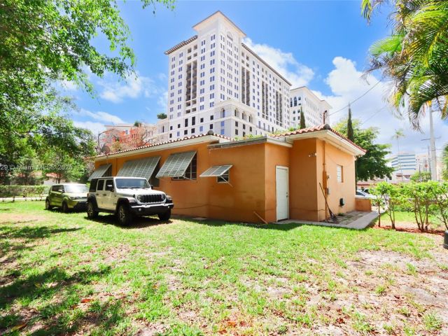 Home for sale at 2715 Galiano St - photo 5889349