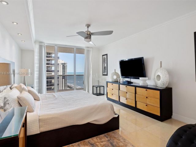 Apartment for rent  Unit # - photo 5899776