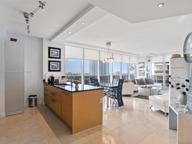 Apartment for rent  Unit # - photo 5899780