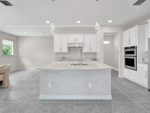 Home for sale at 1348 Silk Oak Dr - photo 5876739