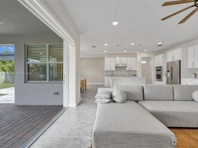 Home for sale at 1348 Silk Oak Dr - photo 5876754